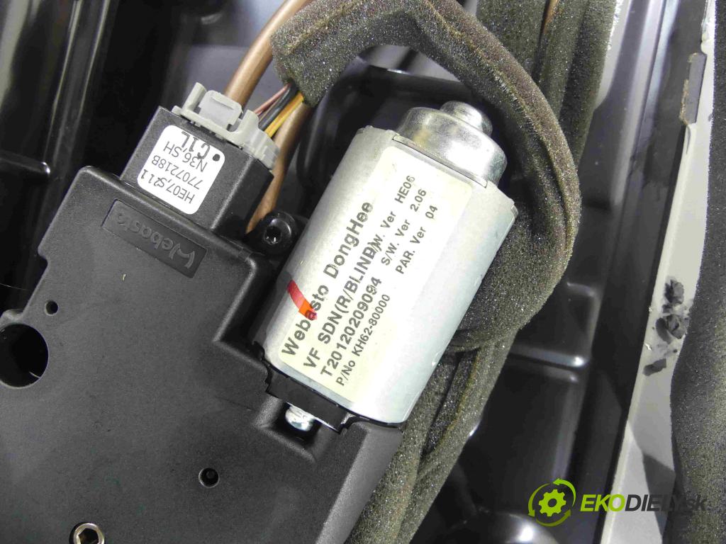 Hyundai I40 1.7 crdi 116 hp manual 85 kW 1685 cm3 4- Střešní okno: T20120209094 (Okna karoserie)