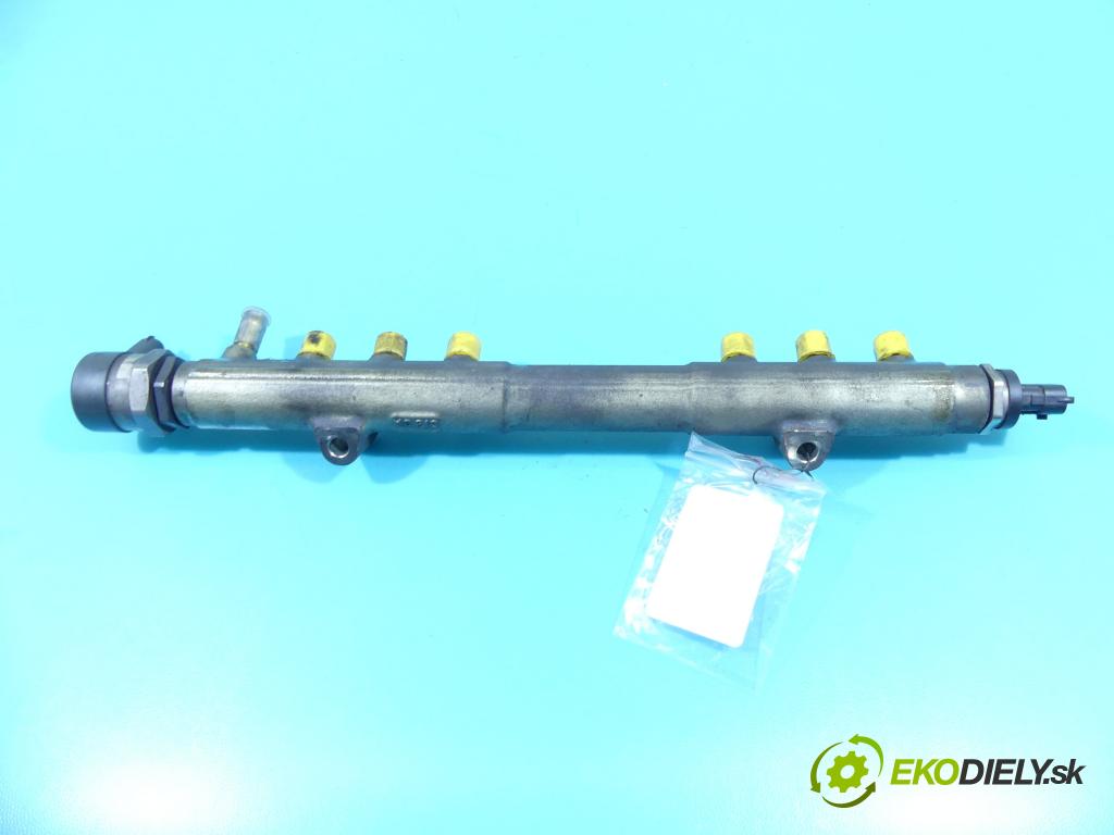 Volvo XC90 I 2002-2014 2.4 D5 185 HP automatic 136 kW 2401 cm3 5- lišta vstrekovacia 0281002712 (Vstrekovacie lišty)