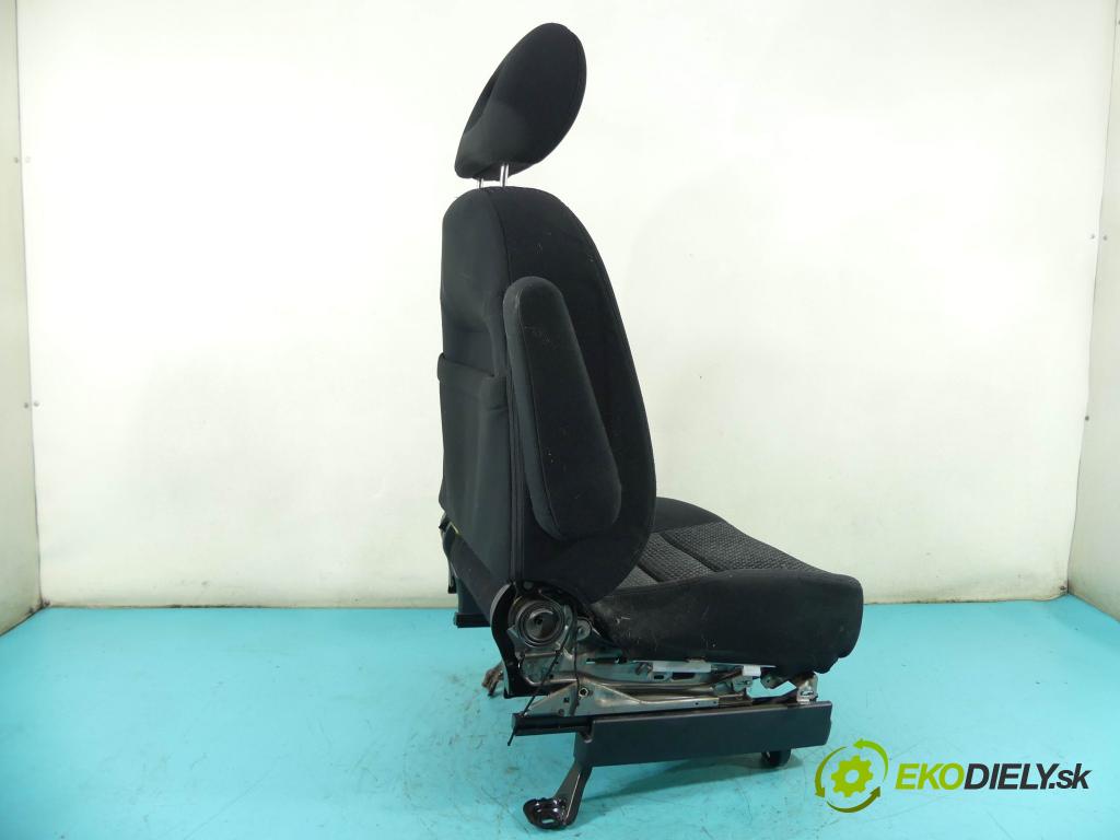 Honda Stream 1.7 16V 125 HP manual 92 kW 1668 cm3 5- Sedačka ľavý  (Sedačky, sedadlá)