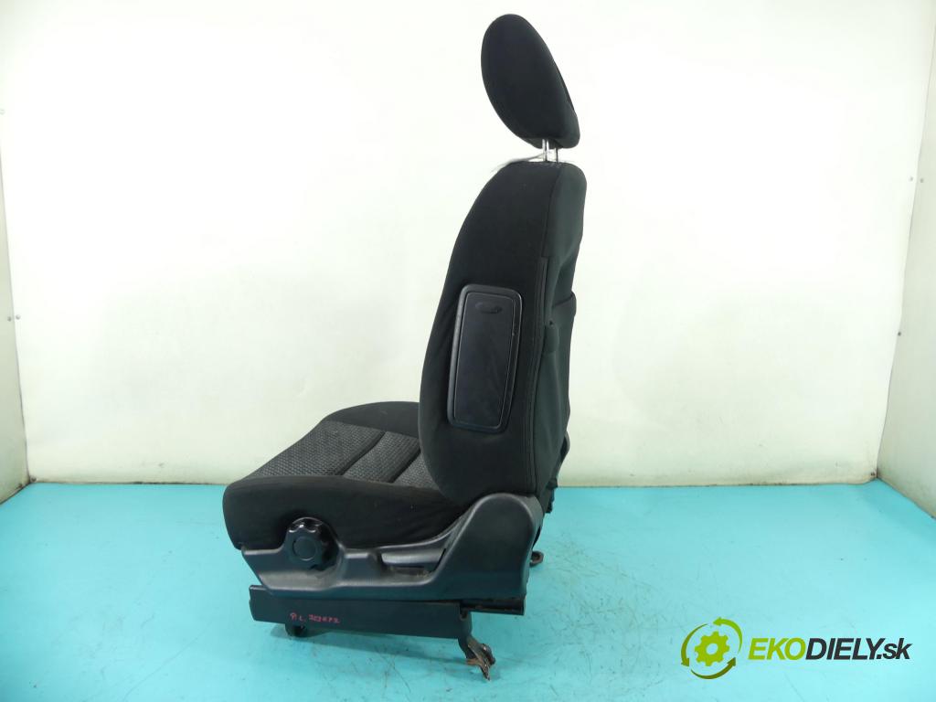 Honda Stream 1.7 16V 125 HP manual 92 kW 1668 cm3 5- Sedačka ľavý  (Sedačky, sedadlá)