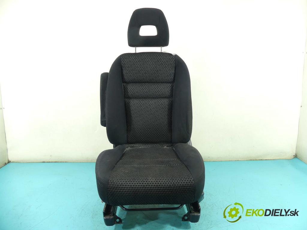 Honda Stream 1.7 16V 125 HP manual 92 kW 1668 cm3 5- Sedačka ľavý  (Sedačky, sedadlá)
