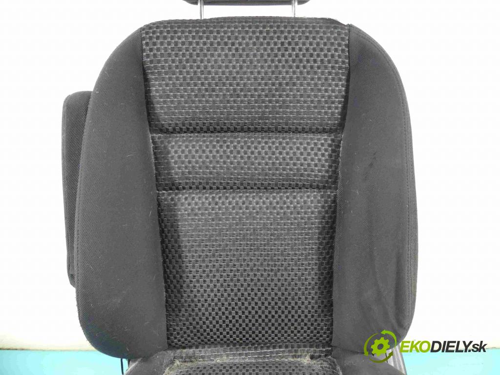 Honda Stream 1.7 16V 125 HP manual 92 kW 1668 cm3 5- Sedačka ľavý  (Sedačky, sedadlá)