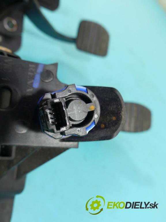 Opel Movano III 2010-2022 2.3 CDTI 163 HP manual 120 kW 2299 cm3 5- pedále 465105948R (Pedále)