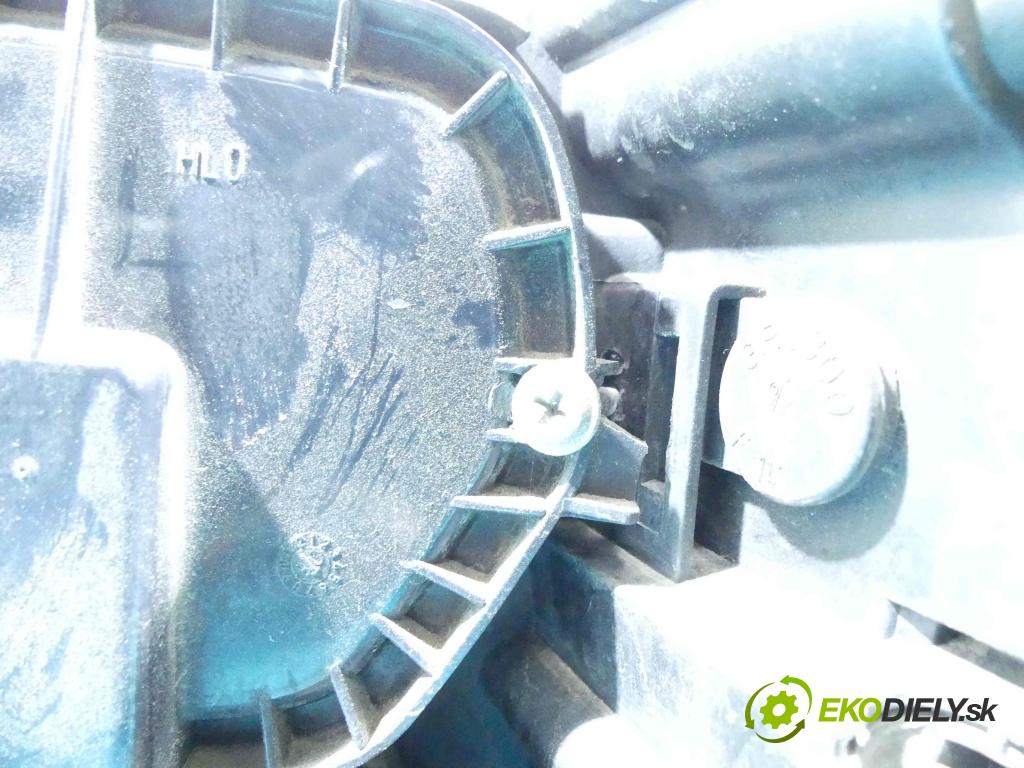 Vw Passat B5 1995-2005 2.8 V6 193 HP manual 142 kW 2771 cm3 5- Reflektor: pravý  (Pravé)