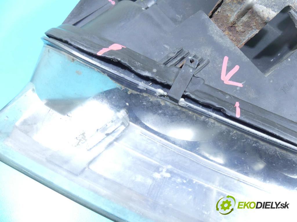 Vw Passat B5 1995-2005 2.8 V6 193 HP manual 142 kW 2771 cm3 5- Reflektor: pravý  (Pravé)