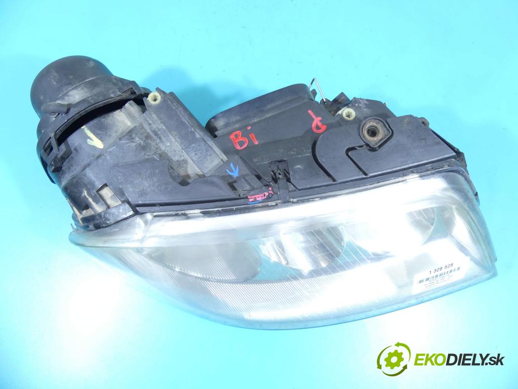 Vw Passat B5 1995-2005 2.8 V6 193 HP manual 142 kW 2771 cm3 5- Reflektor: pravý  (Pravé)