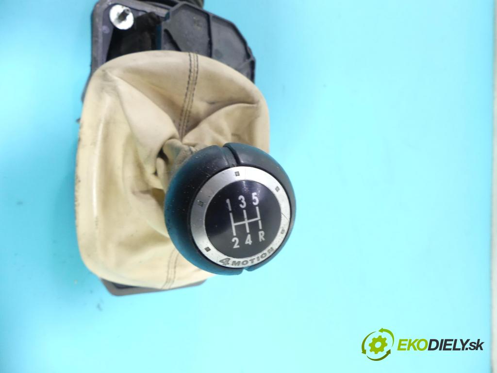 Vw Passat B5 1995-2005 2.8 V6 193 HP manual 142 kW 2771 cm3 5- Páka: Změny: stupeň,rýchlosť 4B0711025E (Rýchlostné páky / kulisy)