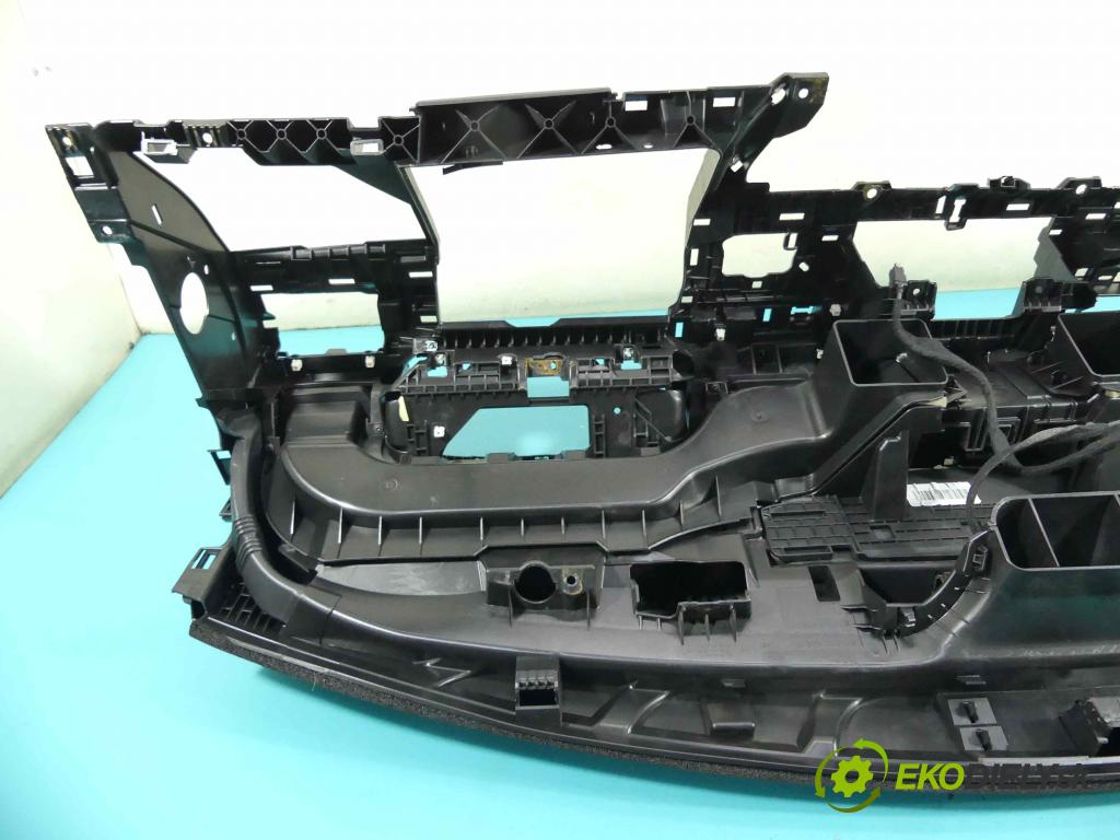 Opel Movano III 2010-2022 2.3 CDTI 163 HP manual 120 kW 2299 cm3 5- kokpit,pristrojová doska rozdeľovacia 682000855R