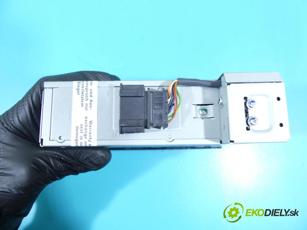 Audi A4 B7 2004-2008 3.0 tdi 232KM automatic 171 kW 2967 cm3 5- Menič: cd 8E0035111D (CD meniče)