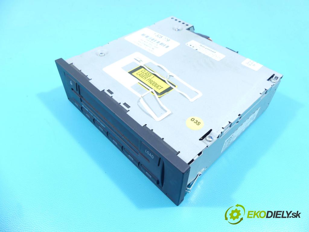 Audi A4 B7 2004-2008 3.0 tdi 232KM automatic 171 kW 2967 cm3 5- Menič: cd 8E0035111D (CD meniče)