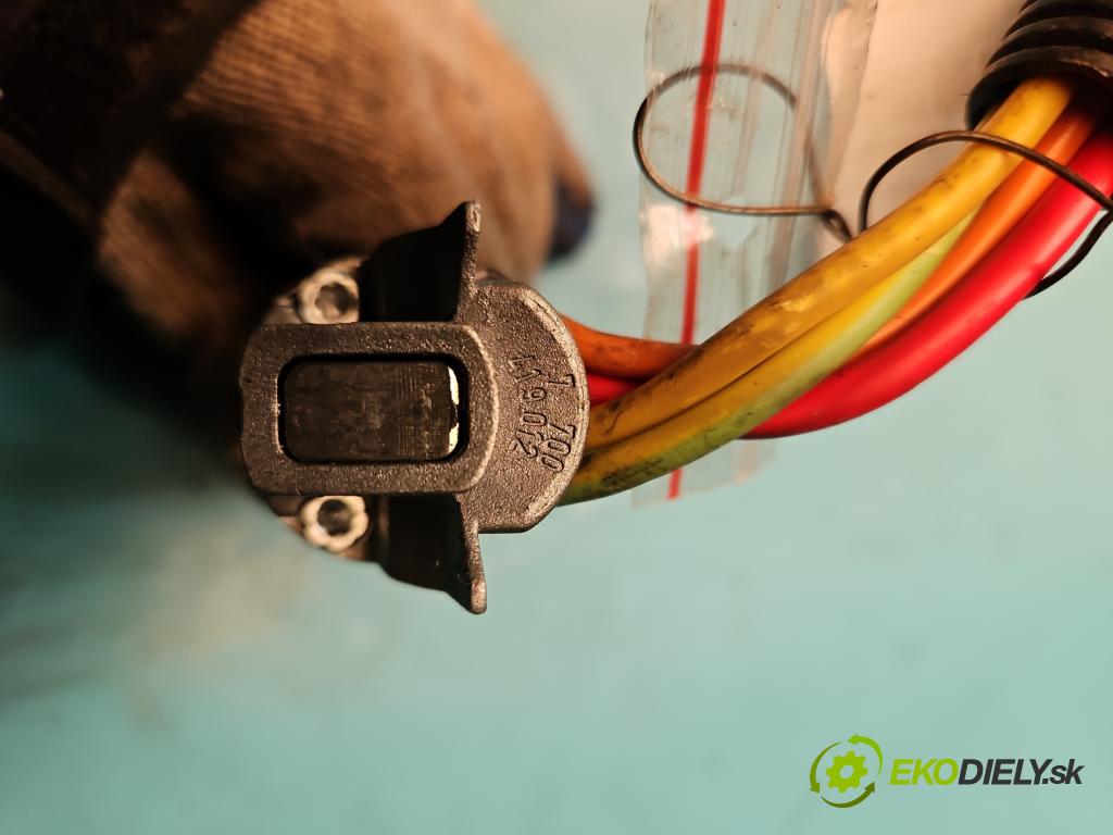 Renault Scenic I 1996-2003 1.6 16v 107 HP manual 79 kW 1598 cm3 5- Spínačka  (Spínacie skrinky a kľúče)