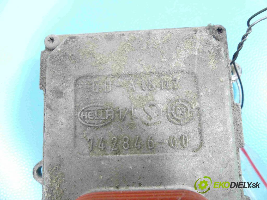 Mercedes E W211 2002-2009 4.0 cdi 260 HP automatic 191 kW 3996 cm3 4- střídač: xenon A0028206026 (Riadiace jednotky xenónu)