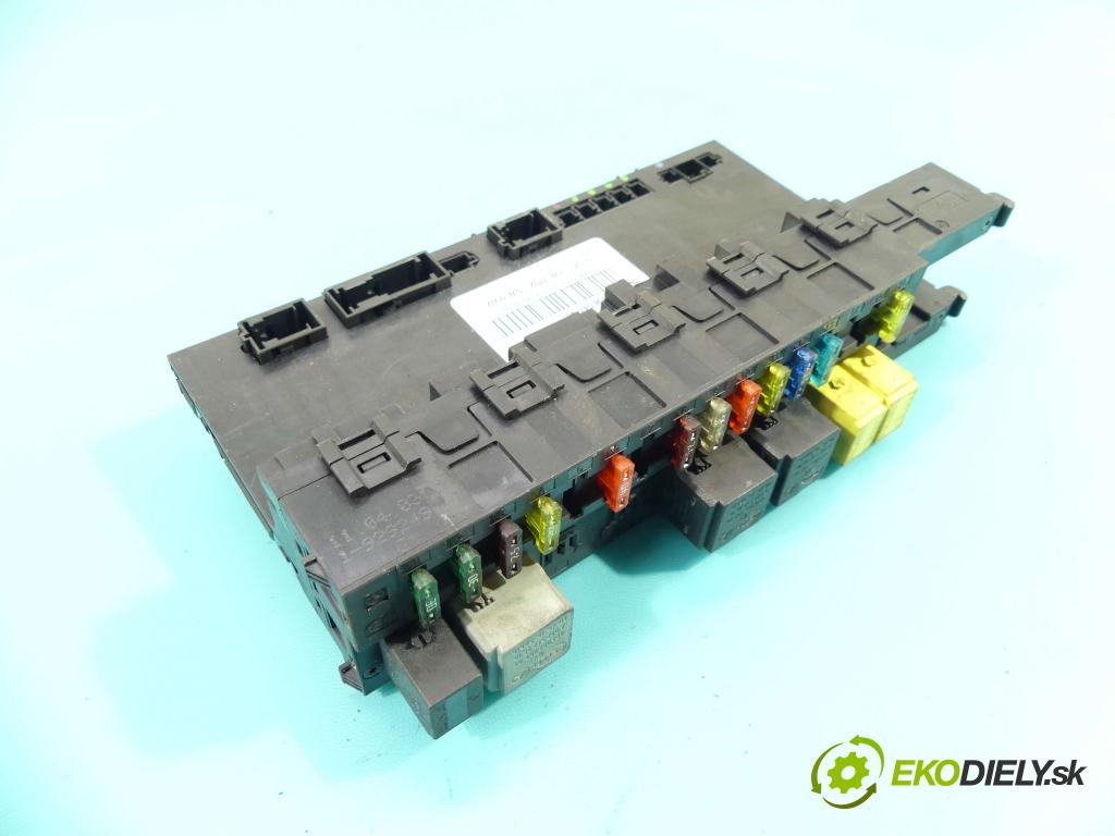 Mercedes E W211 2002-2009 4.0 cdi 260 hp automatic 191 kW 3996 cm3 4- skříňka pojistková 5DK008047-40 (Pojistkové skříňky)