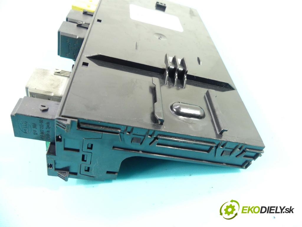 Mercedes E W211 2002-2009 4.0 cdi 260 hp automatic 191 kW 3996 cm3 4- skříňka pojistková 5DK008047-40 (Pojistkové skříňky)