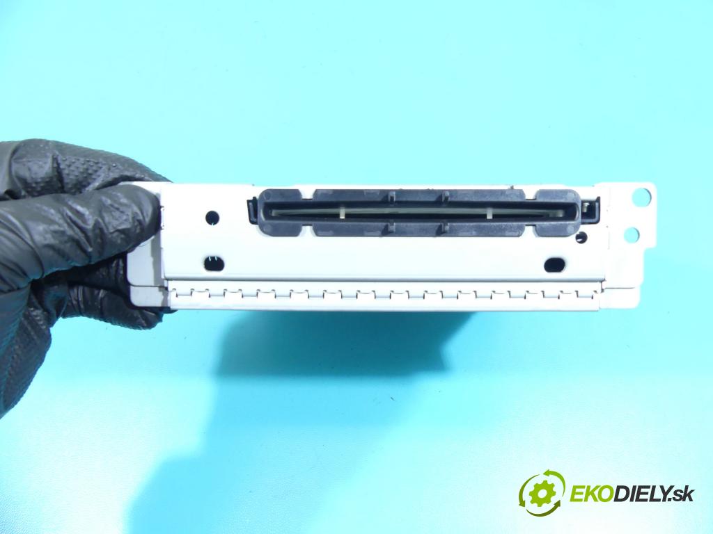 Bmw 1 F20 2011-2019 2.0d 116 HP manual 85 kW 1995 cm3 5- Radio originál 9331204-01