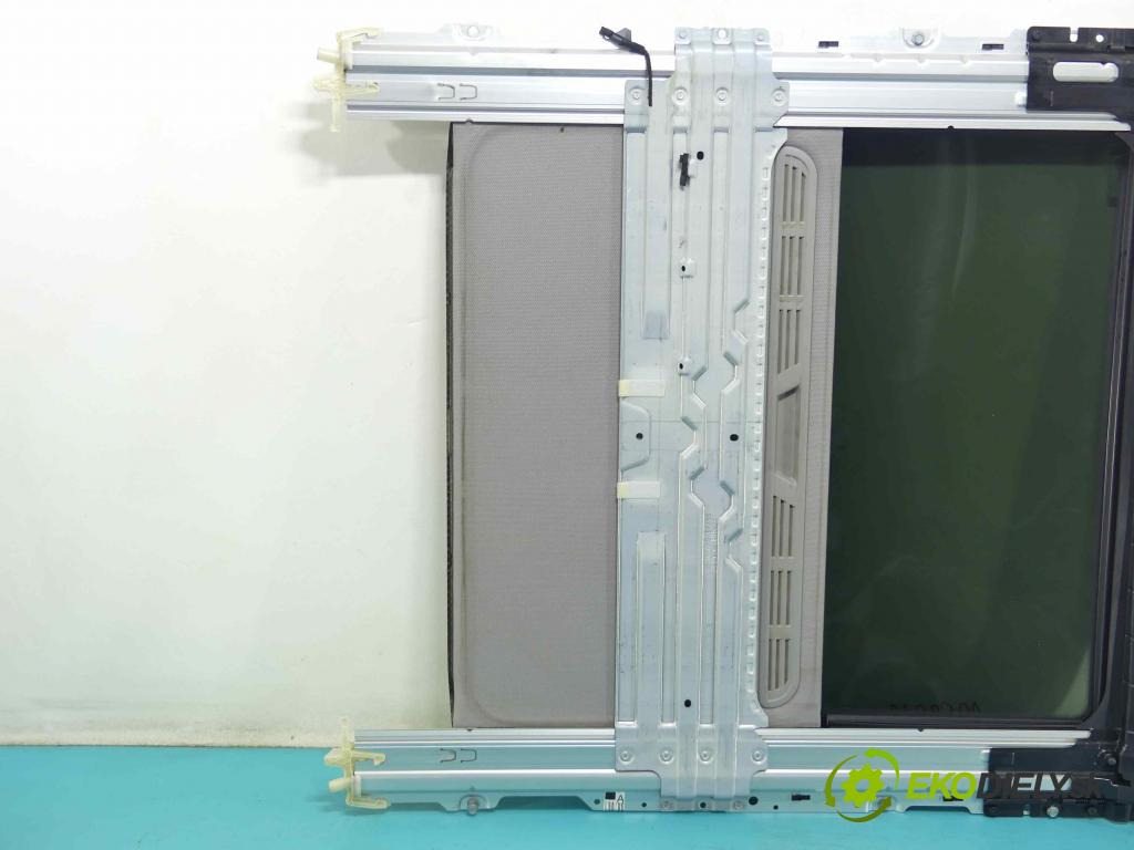 Bmw 1 F20 2011-2019 2.0d 116 hp manual 85 kW 1995 cm3 5- Střešní okno: 7249799 (Okna karoserie)