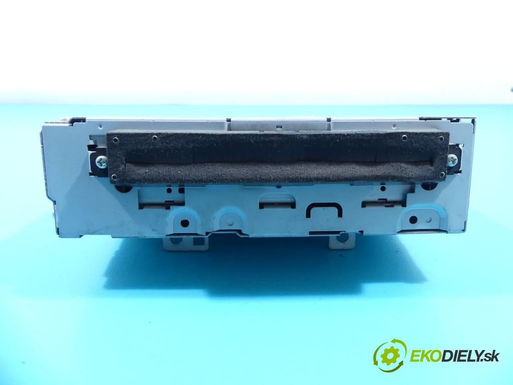 Volvo V50 2.0d 136 HP manual 100 kW 1997 cm3 5- Radio originál 8696051-1