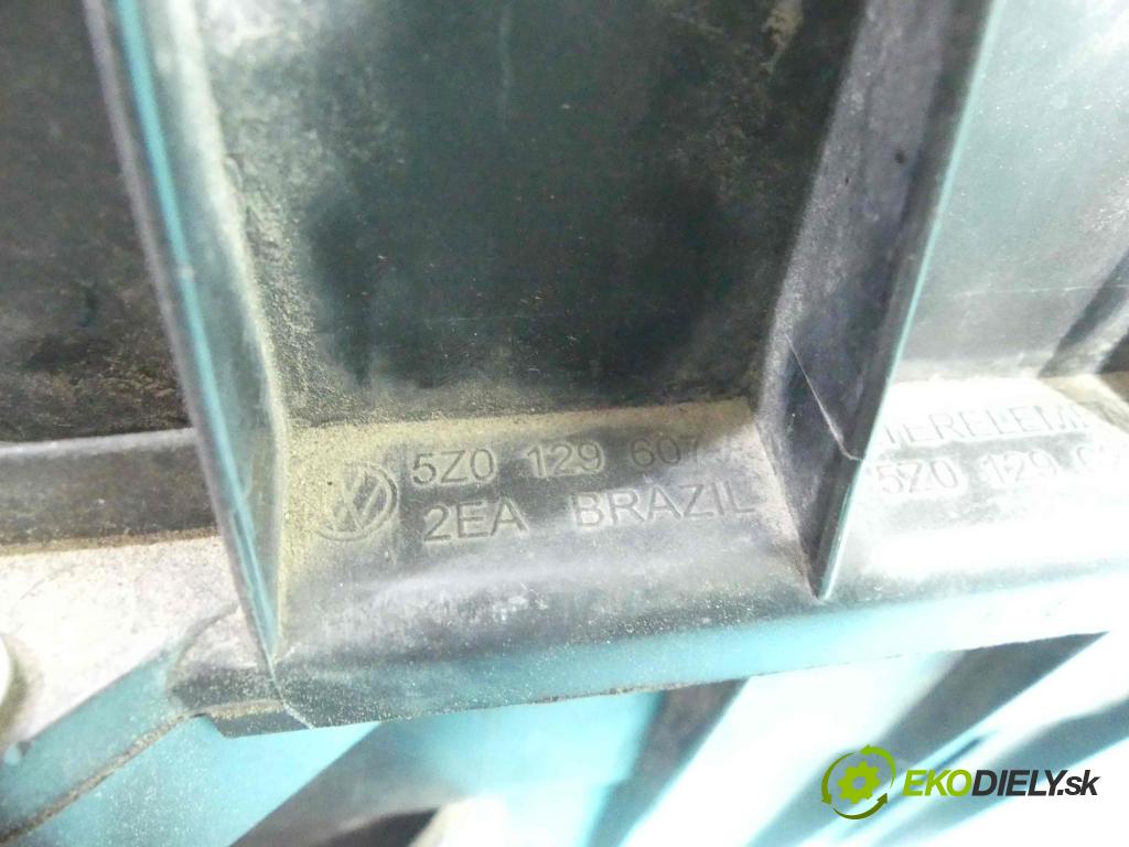 Vw Fox 1.2 6V 54 HP manual 40 kW 1198 cm3 3- obal filtra vzduchu 5Z0129620 (Obaly filtrov vzduchu)