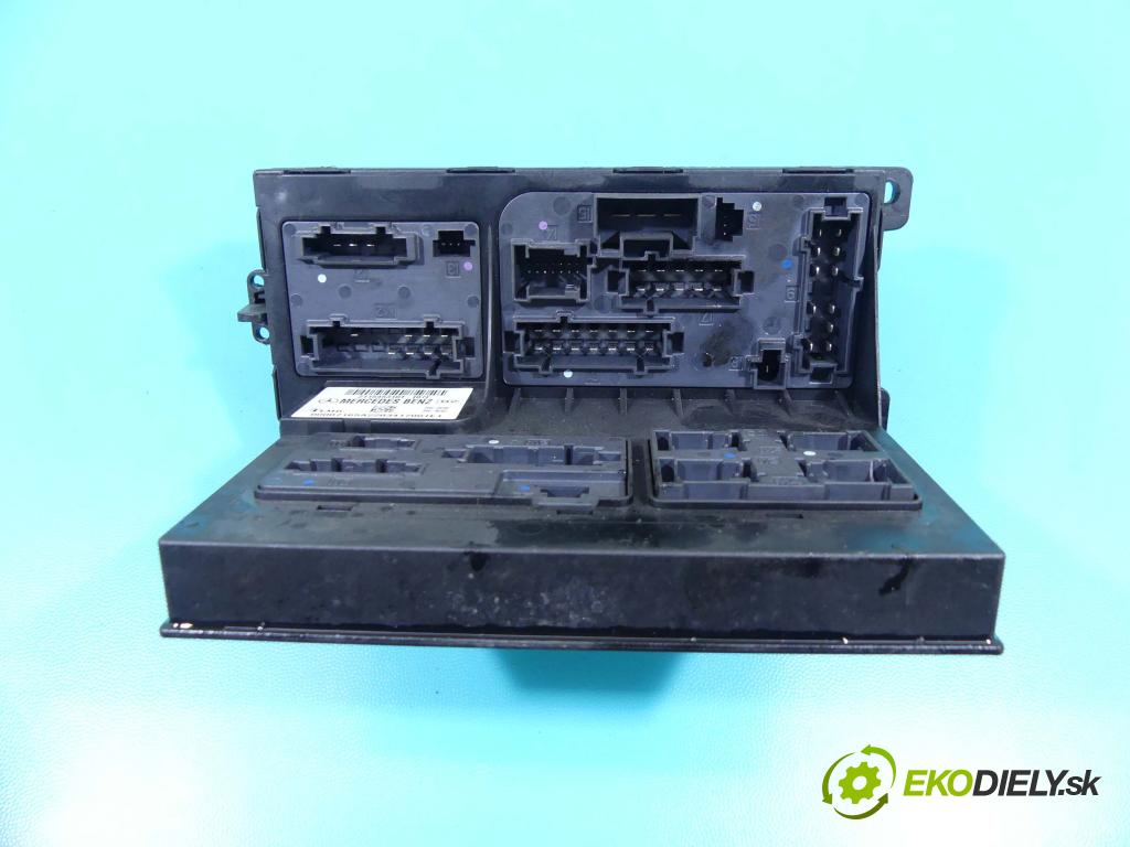 Mercedes E W211 2002-2009 4.0 cdi 260 hp automatic 191 kW 3996 cm3 4- skříňka pojistková 2115453101 (Pojistkové skříňky)