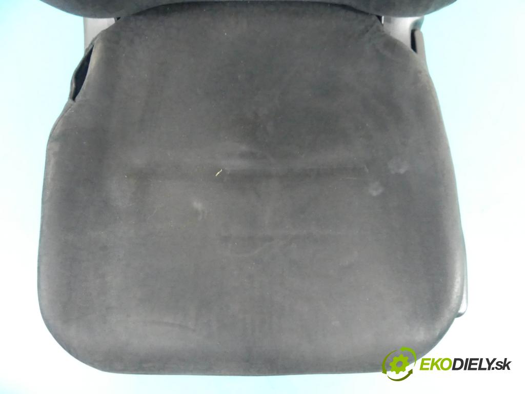 Honda Fr-v 2.0 16V 150 HP manual 110 kW 1998 cm3 5- Sedačka ľavý  (Sedačky, sedadlá)