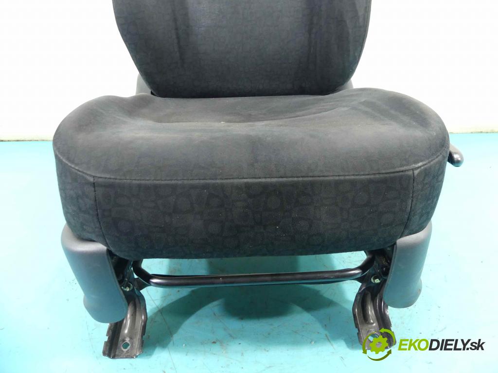 Honda Fr-v 2.0 16V 150 HP manual 110 kW 1998 cm3 5- Sedačka ľavý  (Sedačky, sedadlá)