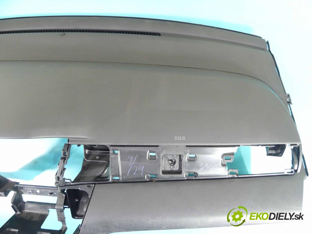 Honda Fr-v 2.0 16V 150 HP manual 110 kW 1998 cm3 5- kokpit,pristrojová doska rozdeľovacia