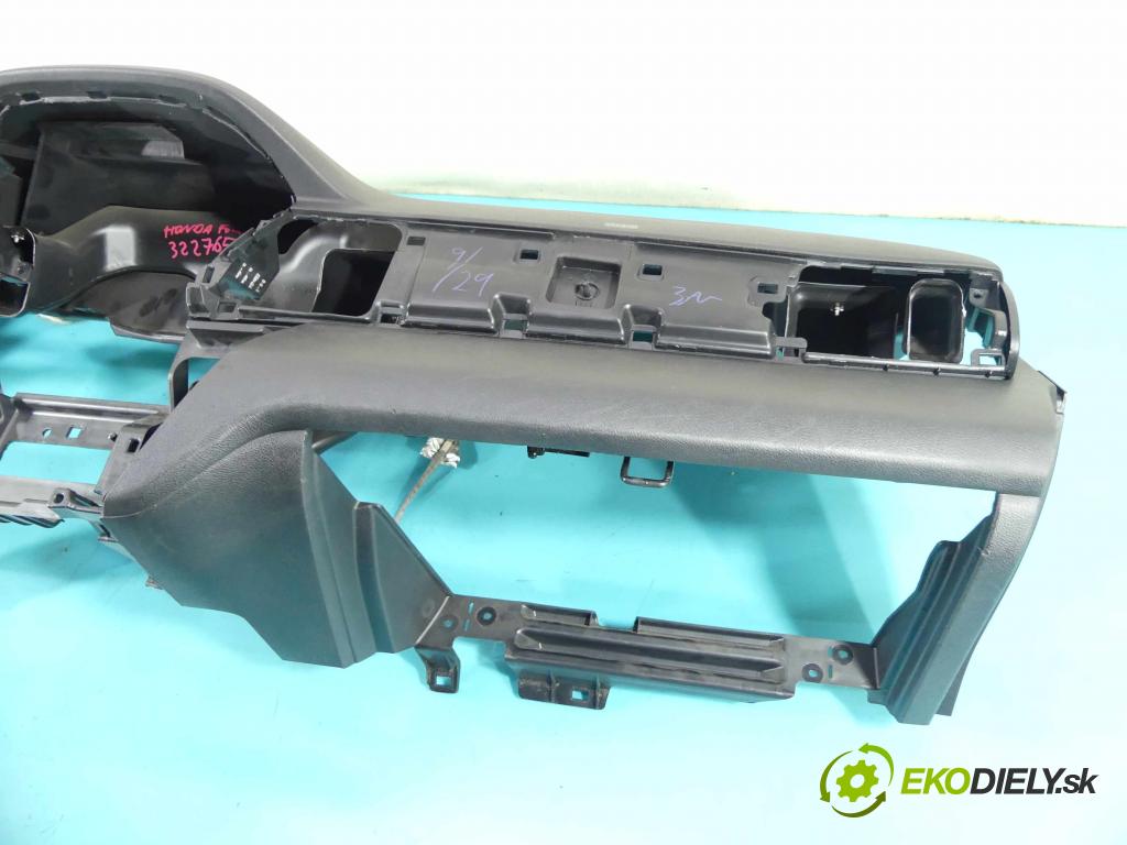 Honda Fr-v 2.0 16V 150 HP manual 110 kW 1998 cm3 5- kokpit,pristrojová doska rozdeľovacia