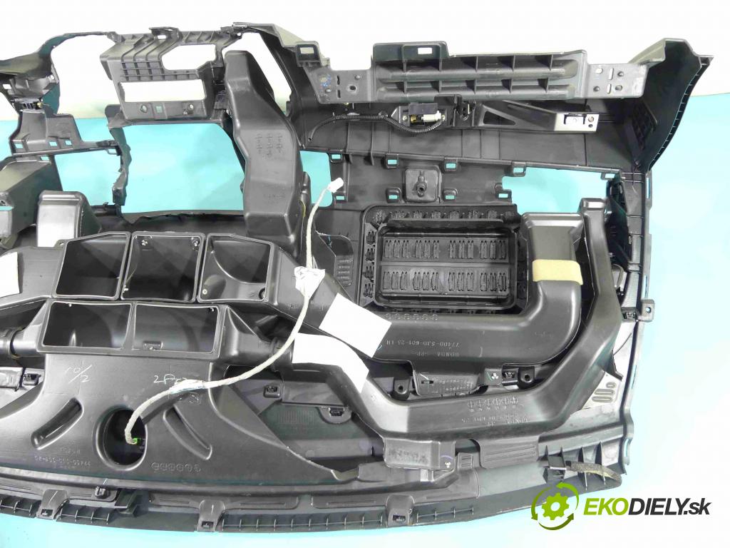 Honda Fr-v 2.0 16V 150 HP manual 110 kW 1998 cm3 5- kokpit,pristrojová doska rozdeľovacia