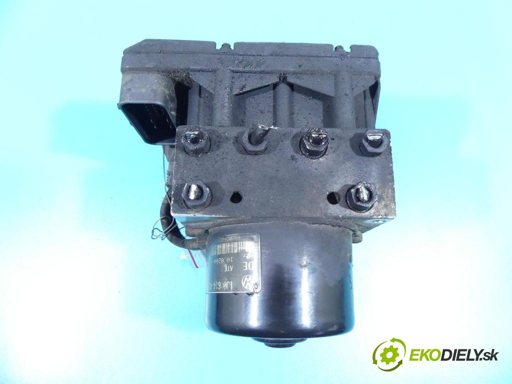 Vw Bora 1.9 tdi 116 HP manual 85 kW 1896 cm3 5- čerpadlo abs 1J0907379R (Pumpy ABS)