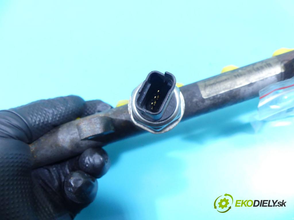 Volvo V50 2.0d 136 HP manual 100 kW 1997 cm3 5- lišta vstrekovacia 9645689580 (Vstrekovacie lišty)