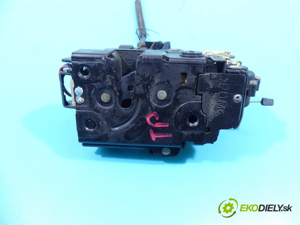 Vw Golf IV 1997-2003 1.9 tdi 116 hp manual 85 kW 1896 cm3 5- zámek zadní pravý
