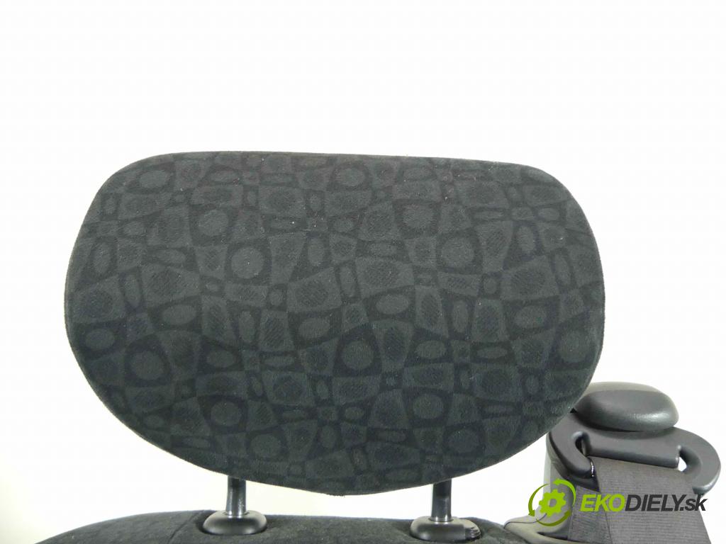 Honda Fr-v 2.0 16V 150 HP manual 110 kW 1998 cm3 5- Sedačka pravý  (Sedačky, sedadlá)