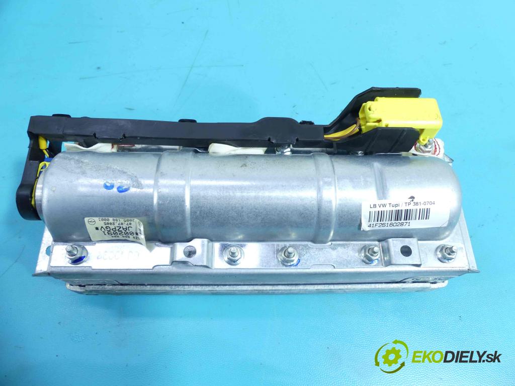 Vw Fox 1.2 6V 54 HP manual 40 kW 1198 cm3 3- kokpit,pristrojová doska rozdeľovacia