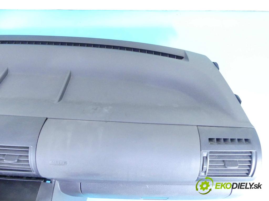 Vw Fox 1.2 6V 54 HP manual 40 kW 1198 cm3 3- kokpit,pristrojová doska rozdeľovacia