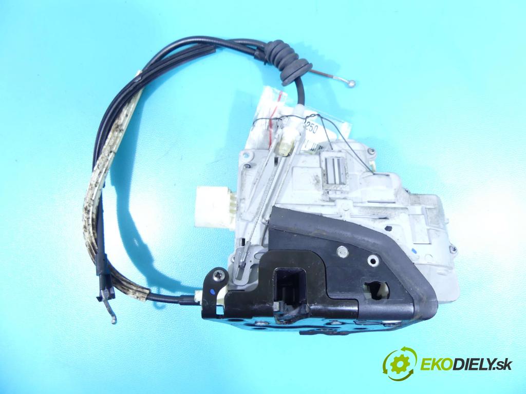 Vw Passat B7 2010-2014 2.0 tdi 140 hp manual 103 kW 1968 cm3 5- zámek zadní pravý 3C4839016A