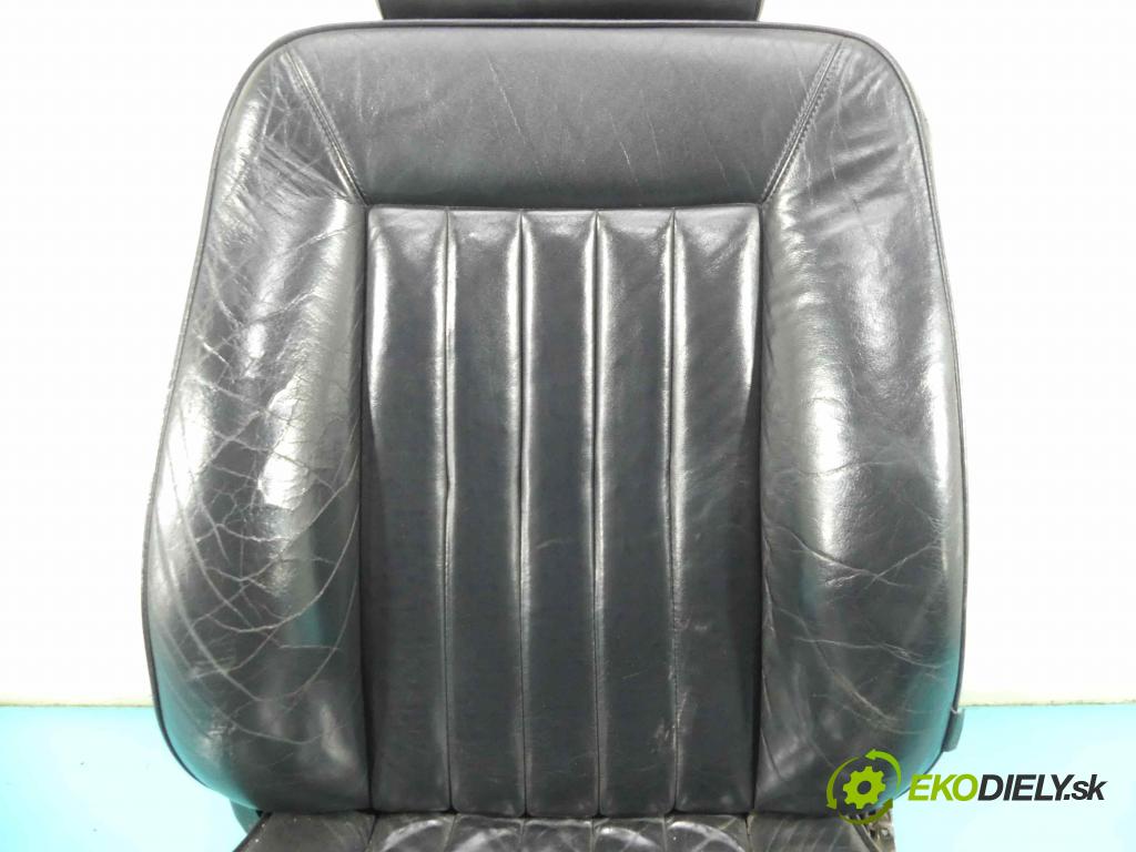 Audi A8 D2 1994-2002 4.2 V8 299KM automatic 220 kW 4172 cm3 4- Sedačka ľavý  (Sedačky, sedadlá)