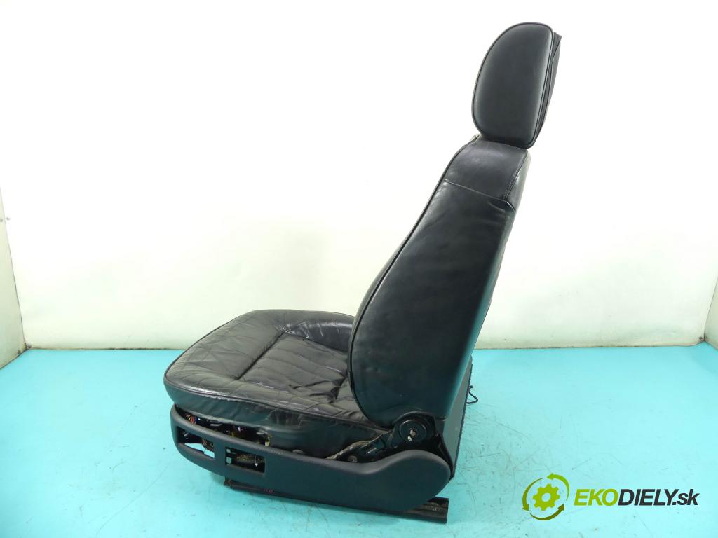 Audi A8 D2 1994-2002 4.2 V8 299KM automatic 220 kW 4172 cm3 4- Sedačka ľavý  (Sedačky, sedadlá)
