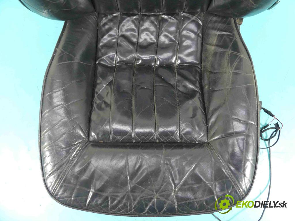 Audi A8 D2 1994-2002 4.2 V8 299KM automatic 220 kW 4172 cm3 4- Sedačka ľavý  (Sedačky, sedadlá)