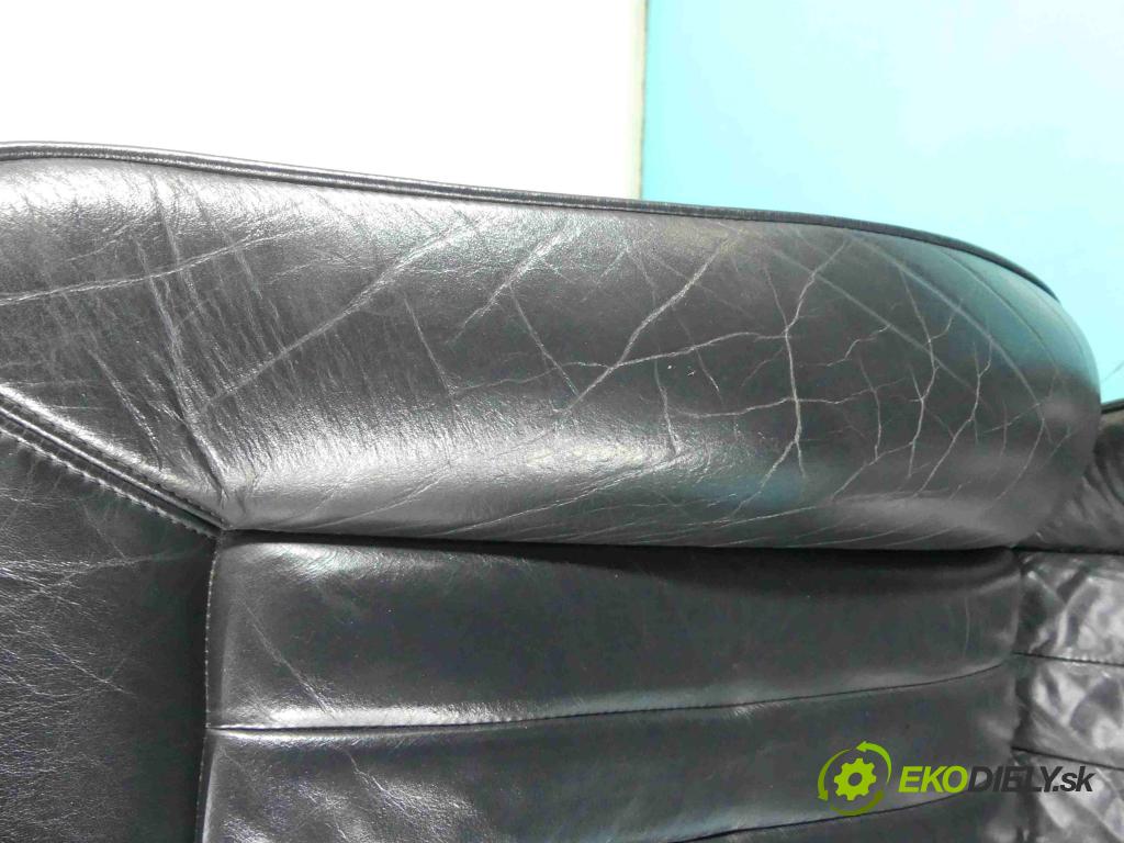 Audi A8 D2 1994-2002 4.2 V8 299KM automatic 220 kW 4172 cm3 4- Sedačka pravý  (Sedačky, sedadlá)