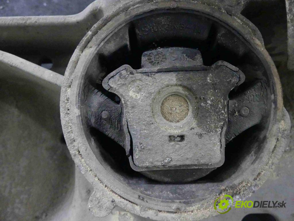 Vw Passat B6 2005-2010 2.0 tdi 140 hp manual 103 kW 1968 cm3 4- výztuha motoru