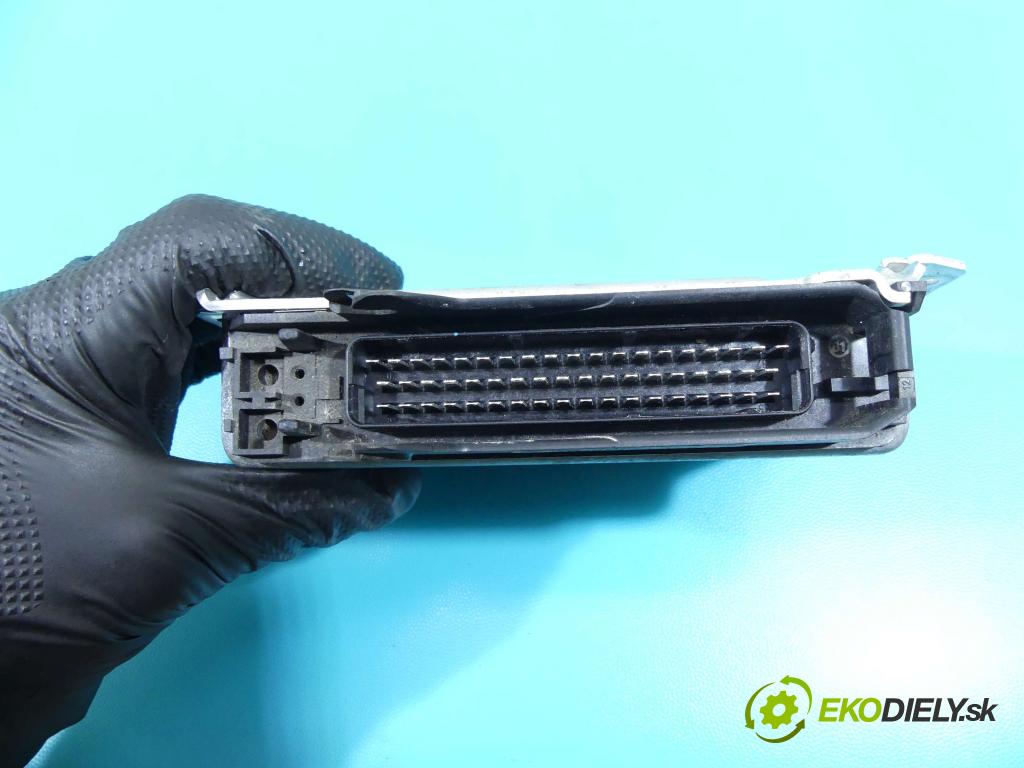 Audi A8 D2 1994-2002 4.2 V8 299KM automatic 220 kW 4172 cm3 4- modul riadiaca jednotka 0260002292 (Ostatné)