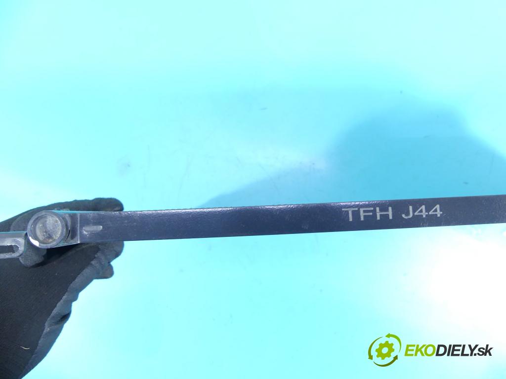 Opel Vectra C 2002-2008 2.0 dti 101 HP manual 74 kW 1995 cm3 4- chladič klimatizácie  (Chladiče klimatizácie)