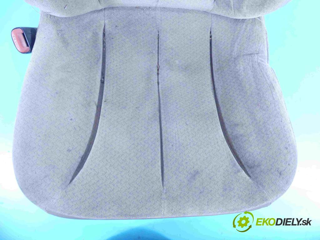 Chrysler Voyager IV 2000-2007 2.5 crdi 143 HP manual 105 kW 2499 cm3 5- Sedačka ľavý  (Sedačky, sedadlá)