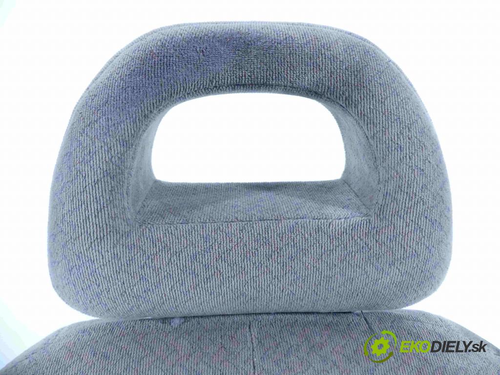 Chrysler Voyager IV 2000-2007 2.5 crdi 143 HP manual 105 kW 2499 cm3 5- Sedačka ľavý  (Sedačky, sedadlá)