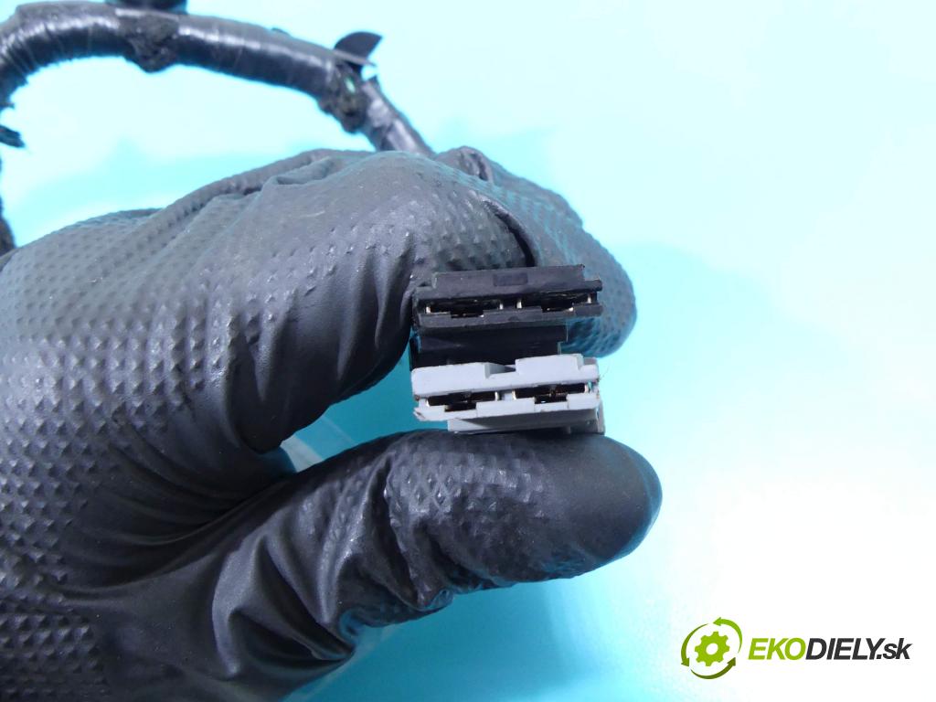 Renault Espace III 1997-2003 2.2 TD 116 HP manual 85 kW 2188 cm3 5- Spínačka  (Spínacie skrinky a kľúče)