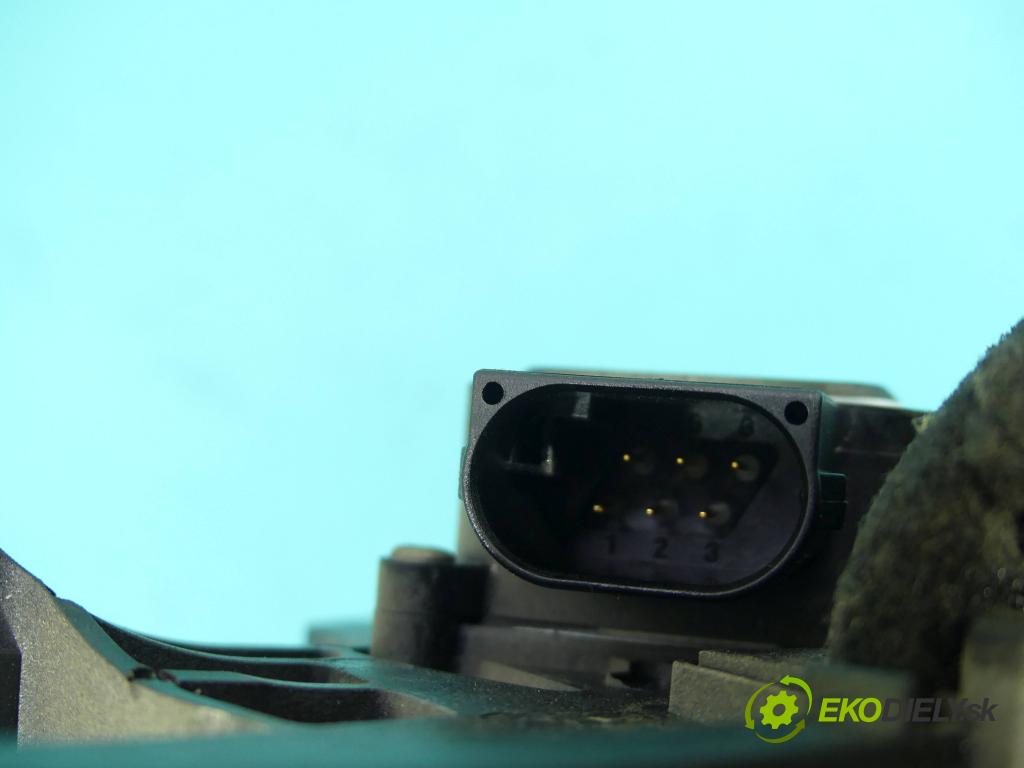 Mercedes C W203 2000-2007 2.0 kompressor 163 HP manual 120 kW 1998 cm3 5- pedále A2033000104 (Pedále)