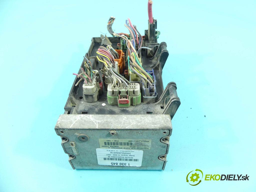 Dodge Caravan IV 2000-2007 3.8 V6 209KM automatic 154 kW 3778 cm3 5- skříňka pojistková 05144505AC (Pojistkové skříňky)