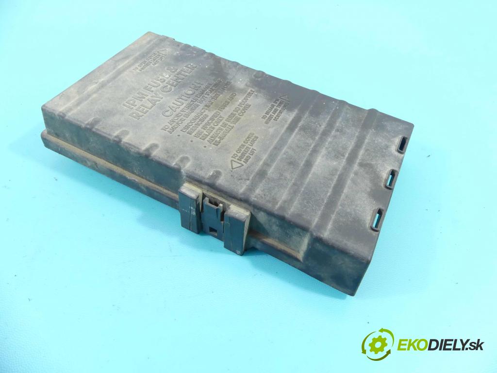 Dodge Caravan IV 2000-2007 3.8 V6 209KM automatic 154 kW 3778 cm3 5- skříňka pojistková 05144505AC (Pojistkové skříňky)