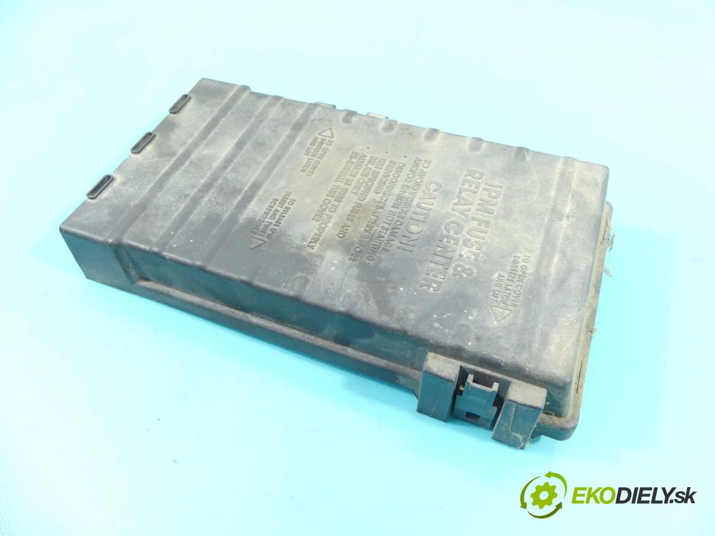 Dodge Caravan IV 2000-2007 3.8 V6 209KM automatic 154 kW 3778 cm3 5- skříňka pojistková 05144505AC (Pojistkové skříňky)