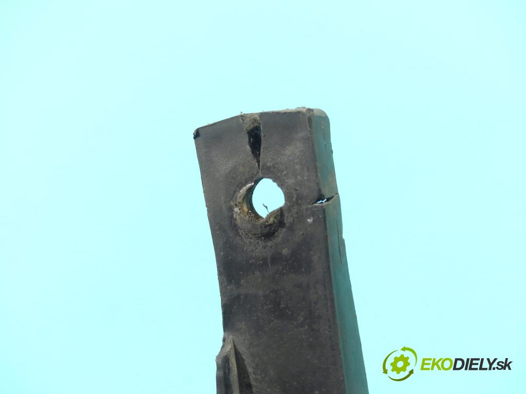 Kia Carnival II 2005-2014 2.9 crdi 185 HP manual 136 kW 2902 cm3 5- Reflektor: pravý 92102-4D0XX (Pravé)